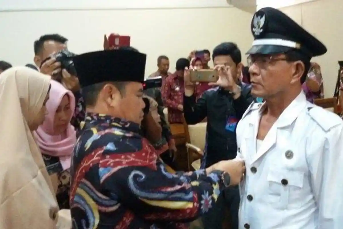 Setelah Viral Video Dugaan Pungli, Lurah Timbangan di Sumsel Dicopot dari Jabatannya