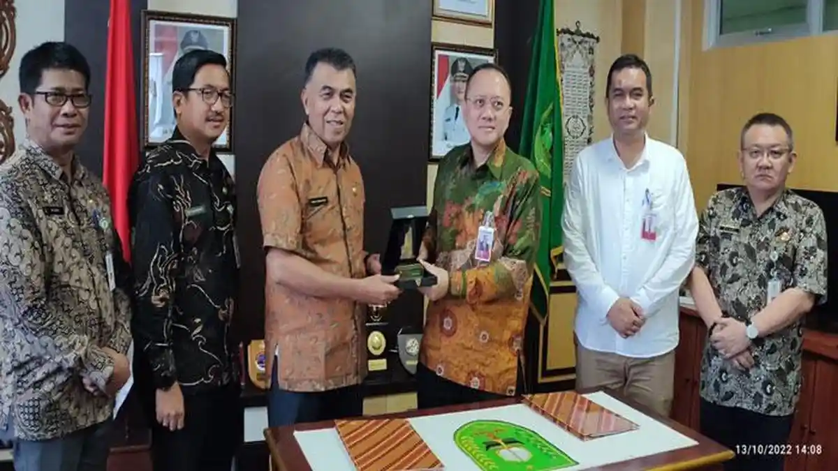 Pemkab Natuna Terima Bantuan CSR dari BRK Syariah Berupa PJU Senilai Rp 2 Miliar