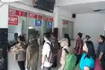 loket-kmt-di-satsiun-bekasi.jpg