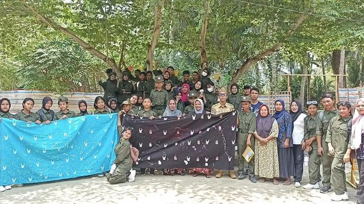 Siswa Sekolah Rakyat Sigi Kunjungi Perajin Batik Ciprak Sidiru, Belajar ...