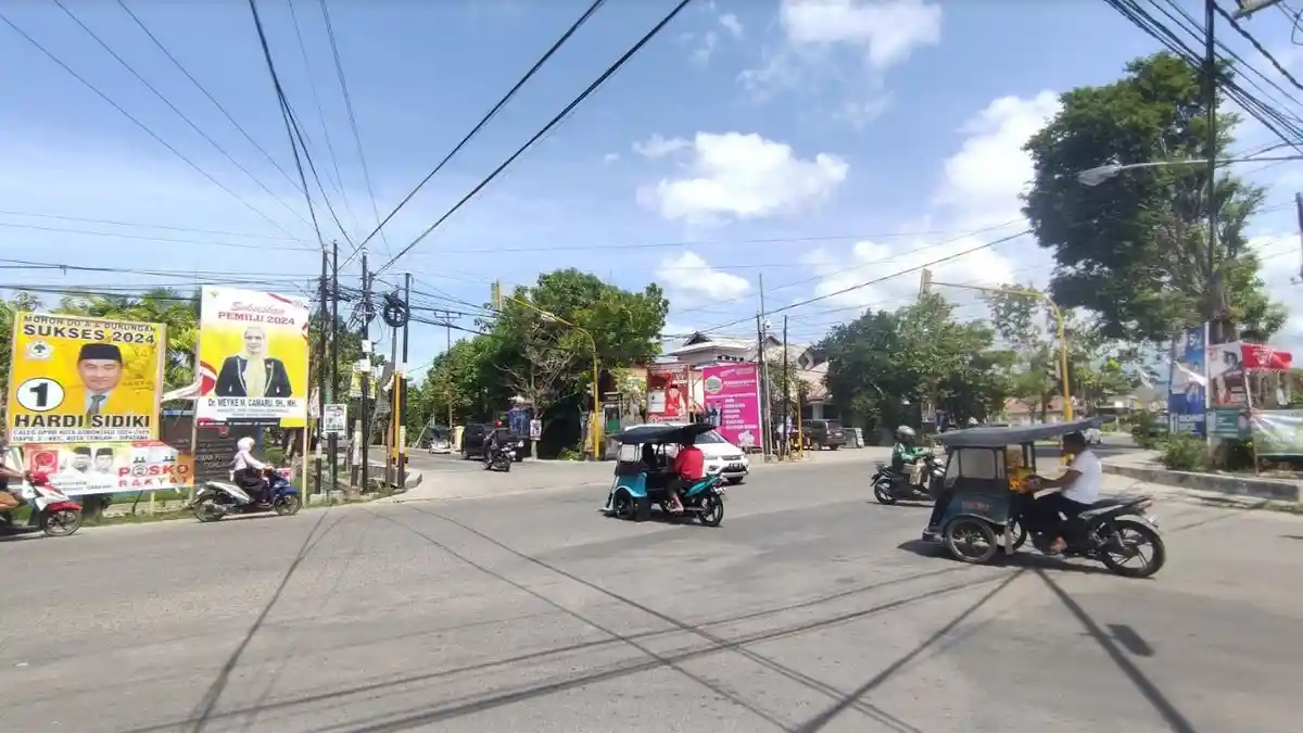 Penempatan 693 Baliho di Kota Gorontalo Melanggar Aturan, Dipaku di Pohon hingga Tiang Listrik