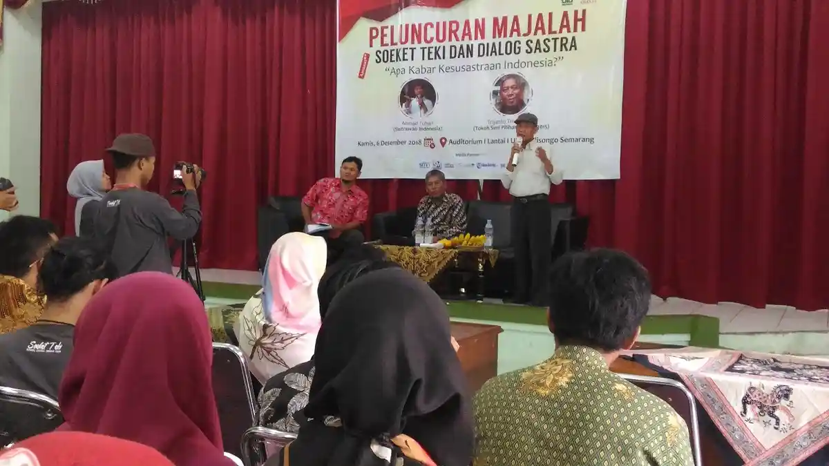 Semua Orang Bisa Menjadi Sastrawan, Begini Prosesnya Menurut Ahmad Tohari
