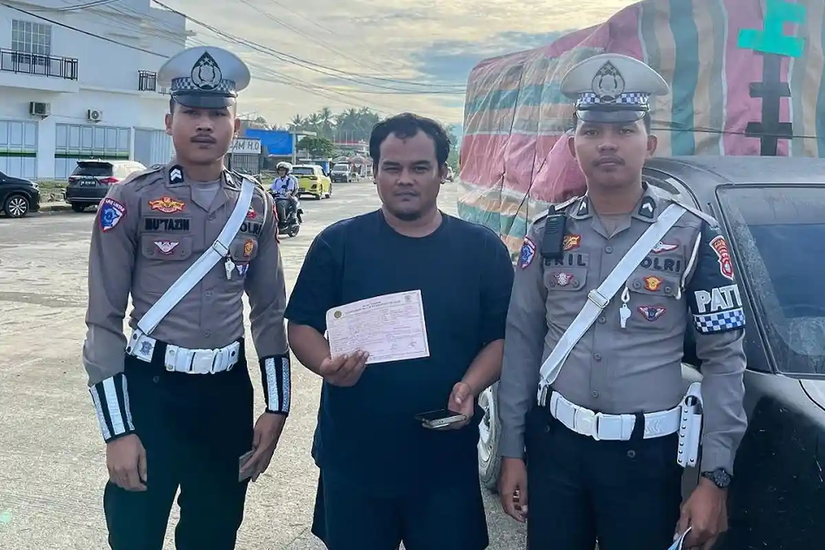 Pagi-pagi, Sejumlah Kendaraan Over Dimensi dan Over Loading di Mamuju Tengah Kena Tilang