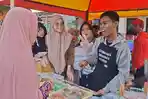 Belajar Mandiri, Siswa SLB Kembar Karya Pembangunan III Turun Langsung Jual Takjil