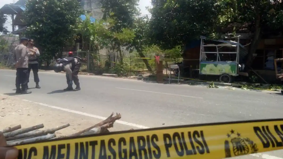 Ledakan Dasyat di Lhong Raya, Banda Aceh Hancurkan Rak Nasi dan Pohon