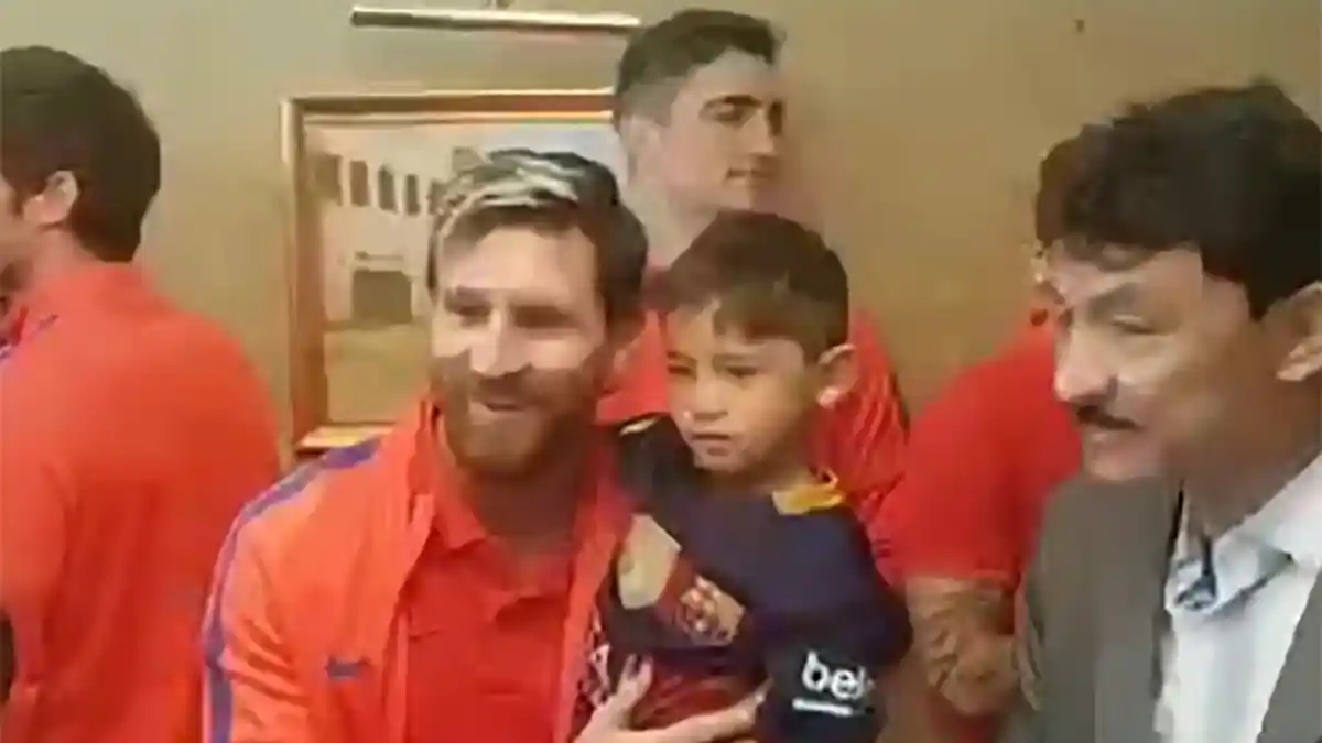 Bocah 'Messi' Berkaus Kantong Plastik Akhirnya Bertemu Lionel Messi