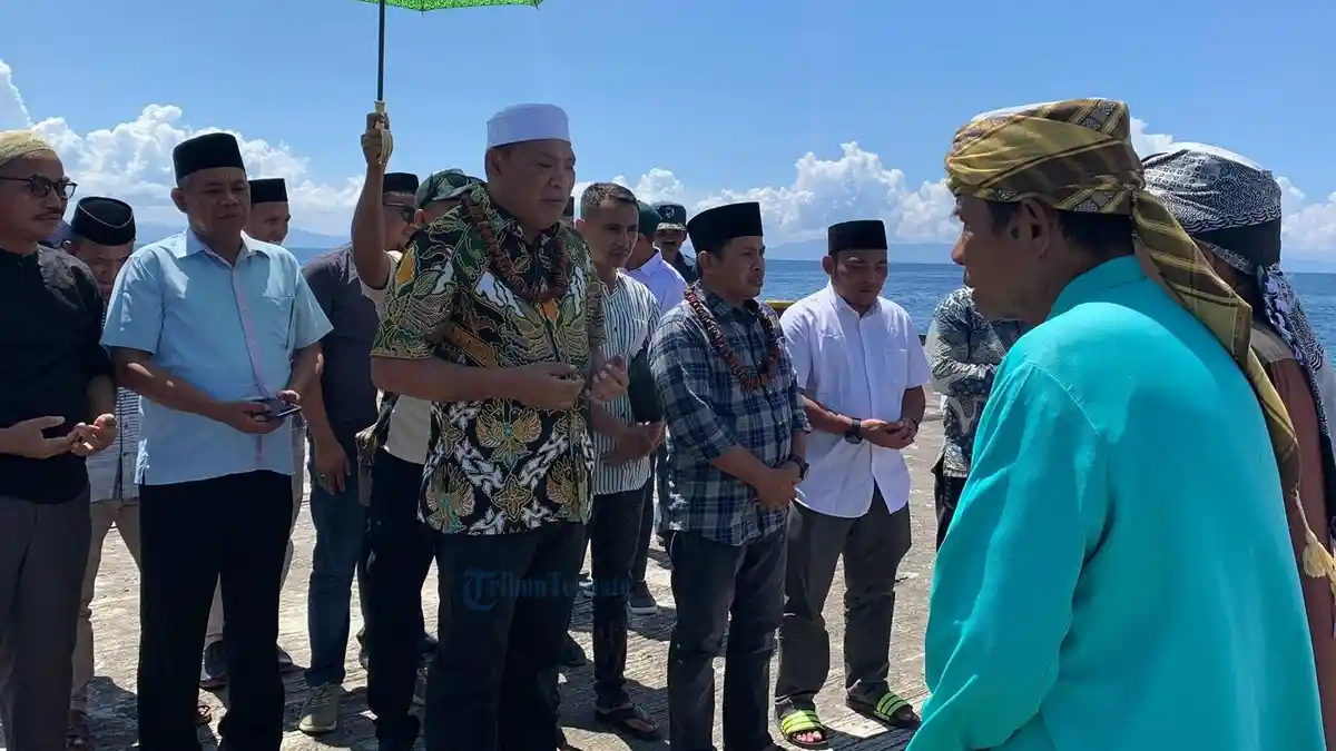 Bupati Halmahera Selatan Papar Pembangunan Jalan, Pada Acara Halal Bi Halal di Pulau Makian