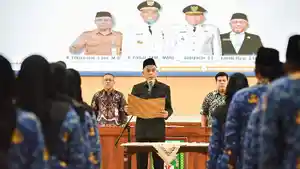 Wali-Kota-Dumai-Paisal-mengucapkan-selamat.jpg
