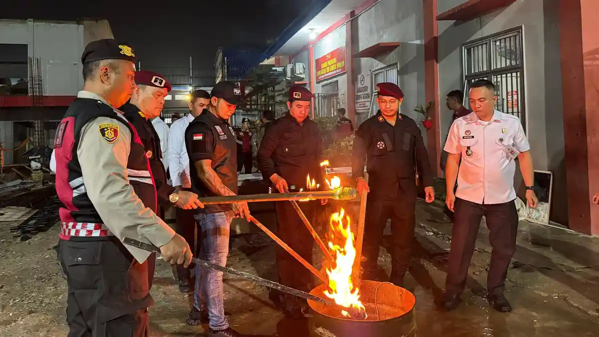 Lakukan Razia Bersama, Lapas Lubuk Pakam Musnahkan 4 Unit Handphone