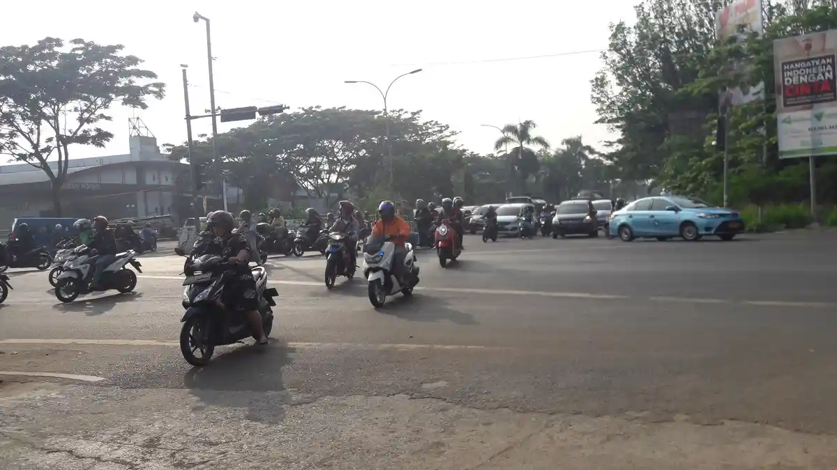 Arus Lalu Lintas di Simpang Sentul Jumat Pagi Ini Ramai Lancar di Kedua Arah