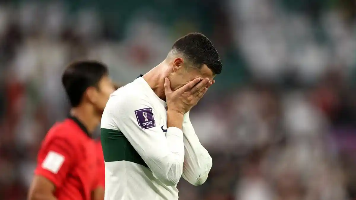 TANGIS Cristiano Ronaldo dari Lapangan ke Ruang Ganti, Portugal Tersingkir Dikalahkan Maroko