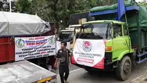 Pengemudi-Truk-Demo-Aturan-ODOL_20250702_172628.jpg