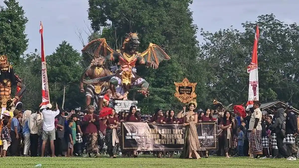 Libatkan-Ribuan-Orang-7-Desa-Adat-di-Belitang-II-OKUT-Gelar-Pawai-Ogoh-ogoh-Sambut-Hari-Raya-Nyepi.jpg