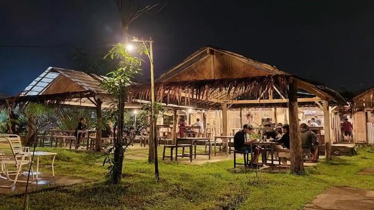 Semarang Jateng Ada Angkringan Senyaman Ini, Dilengkapi Pojok Baca, Cuma 1,5 Jam-an dari Klaten