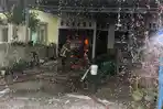 Diduga Korsleting Mobil, Rumah dan Minibus Hangus Terbakar di Payakumbuh