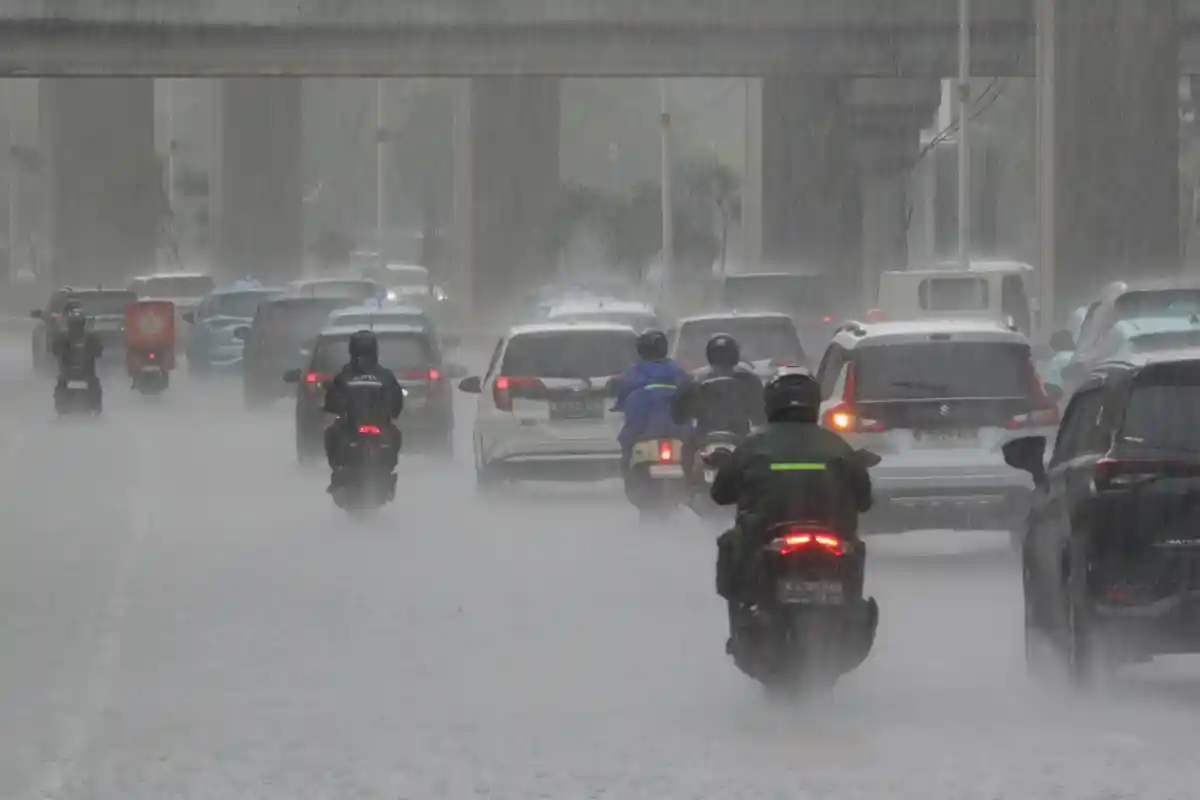 Prakiraan Cuaca Jawa Barat Selasa 18  November 2025, BMKG: Waspada Hujan Petir di Sejumlah Wilayah