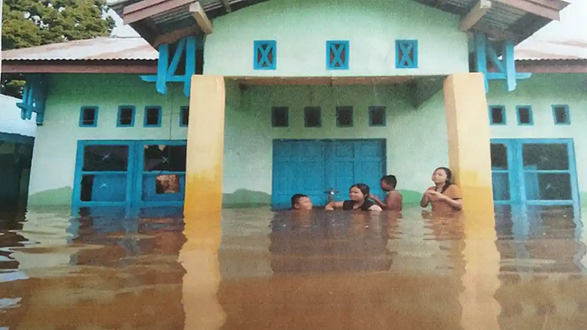Sebanyak 38 Sekolah Terdampak Banjir di Sekadau, Perpustakaan dan Buku Ikut Terendam