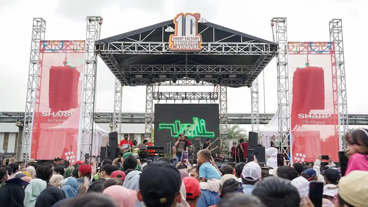 Rayakan Pendirian Pabrik ke Sepuluh Tahun, Sharp Gelar Pesta Rakyat