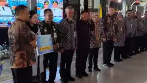 20260507_Bupati-Brebes-Paramitha-Widya-Kusuma-dan-Ahmad-Luthfi_1.jpg