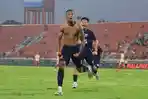 Striker-Madura-United-Maxuel-da-Silva-melakukan-selebrasi-usai-menjebol-gawang-Bali-United.jpg