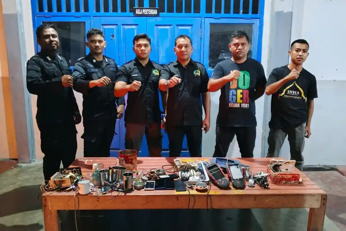 Razia Hunian WBP Lapas Ternate, Puluhan Barang Disita