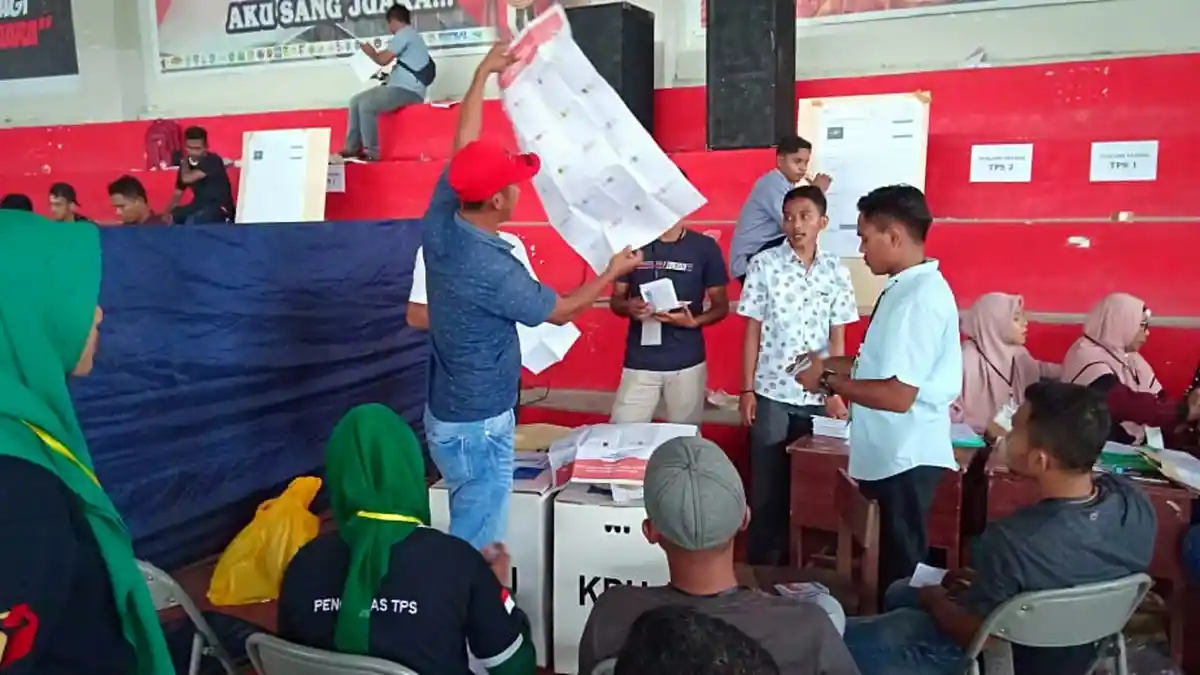 KIP Aceh Lakukan Perhitungan Ulang Perolehan Suara PNA untuk DPRA di Aceh Timur