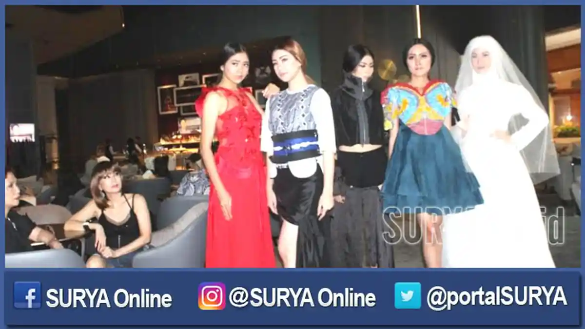 Ratusan Desainer Meriahkan Surabaya Fashion Parade
