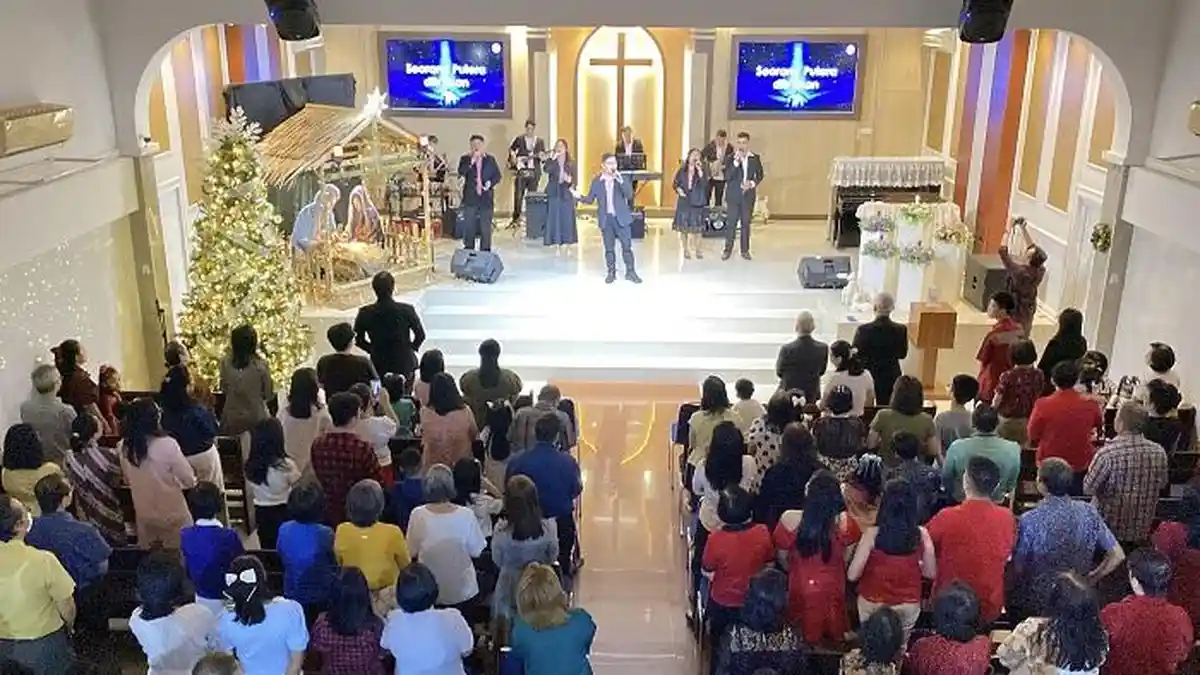 Ibadah dan Perayaan Natal di GKKK Makassar Angkat Tema Timeless Cristmas