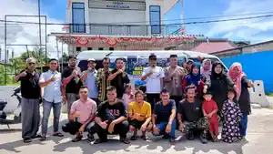 foto-bersama-relawan-Gampong-Geulumpang-Payong.jpg