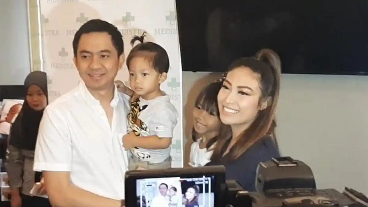Uniknya Proses Persalinan Anak Ketiga Ayu Dewi yang Identik dengan Angka Sembilan