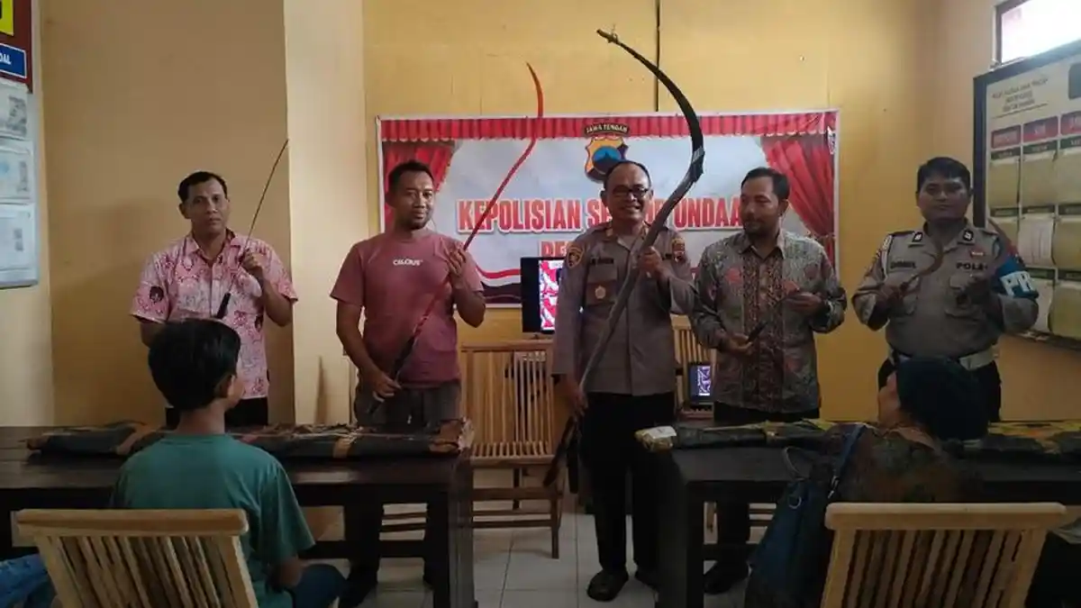 2 Bocah Undaan Kudus Beli Parang dan Celurit via Daring, Dalihnya Buat Hiasan Dinding