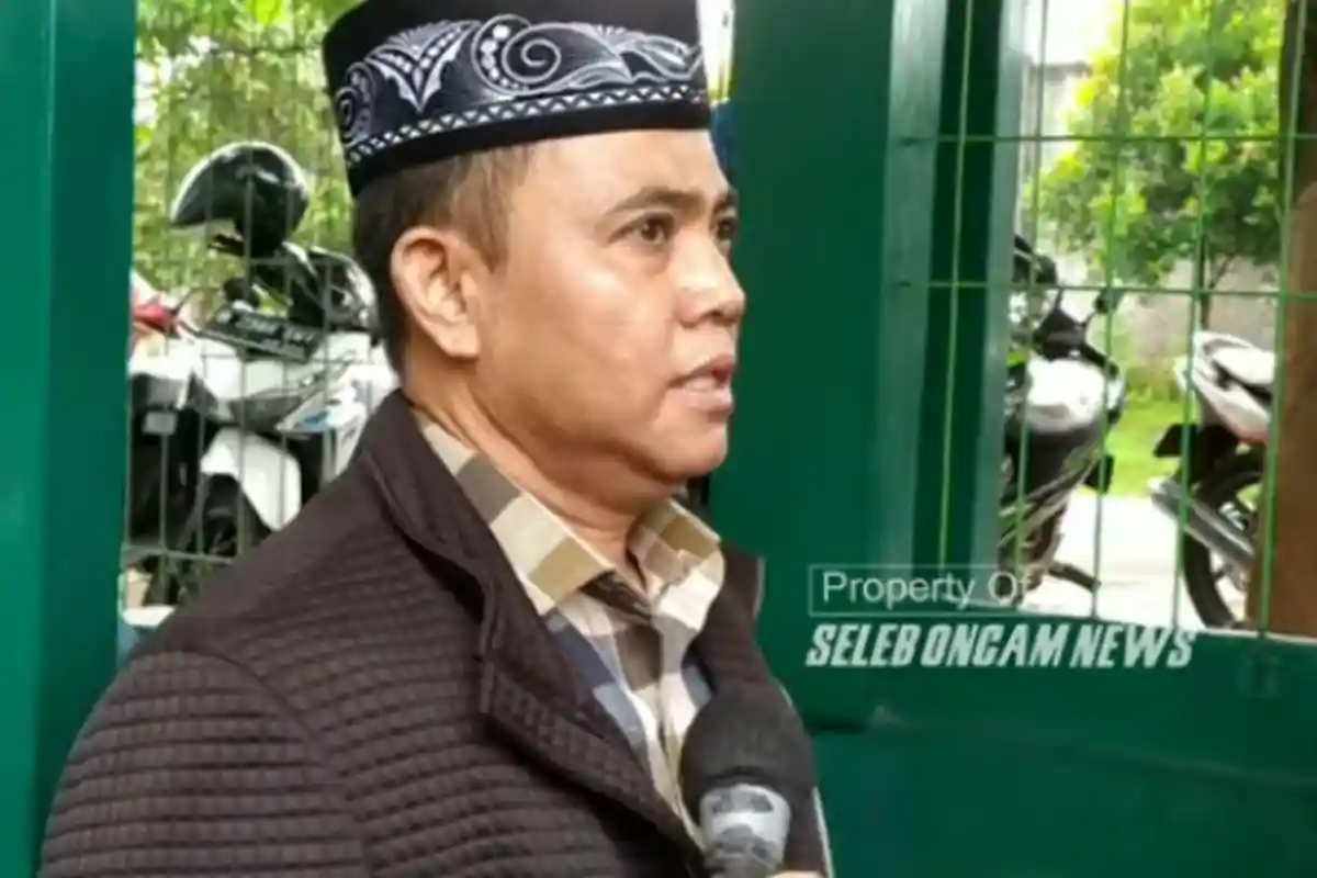 Faisal Menangis saat Berziarah ke Makam Vanessa Angel dan Bibi: Kami Merasakan Kehadiran Dia