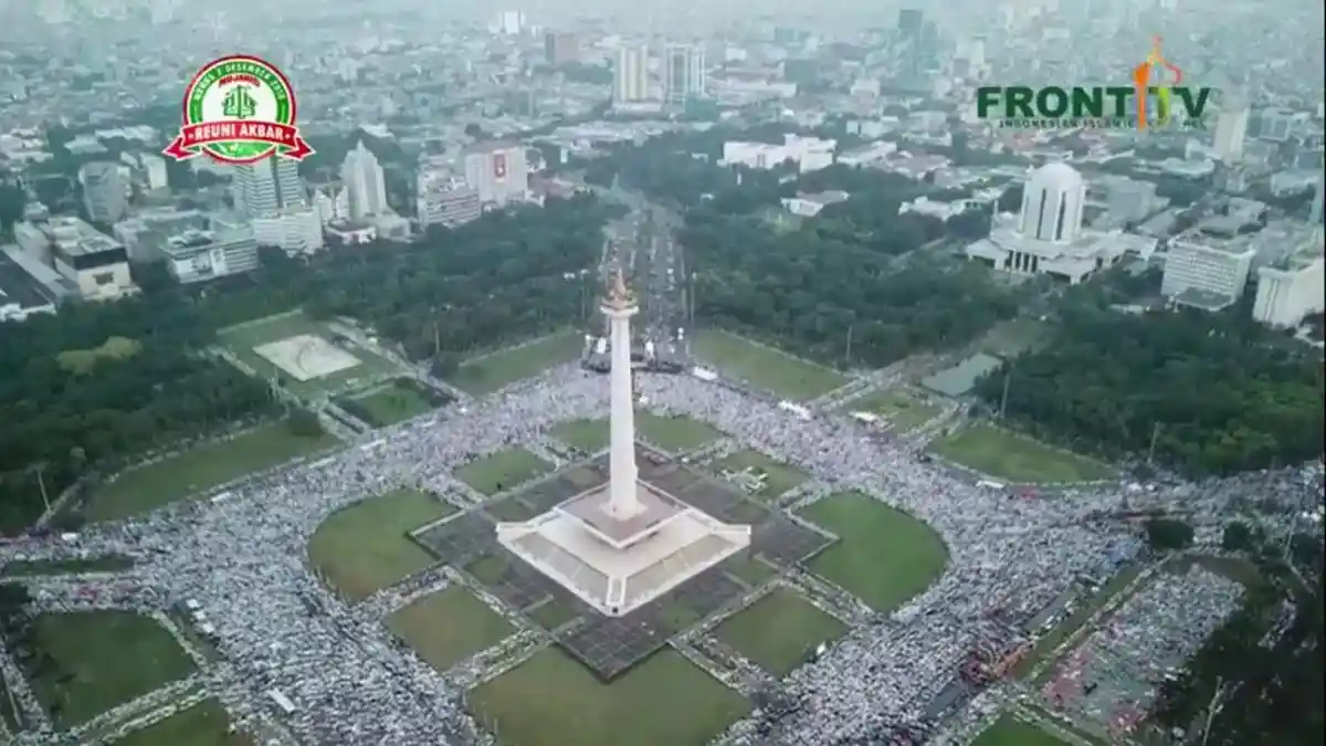 Aksi Sosial Reuni Akbar 212, Beragam Makanan Gratis, Cek Kesehatan Gratis Hingga Bersihkan Sampah