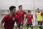 Bek-Rizky-Ridho-telah-bergabung-latihan-bersama-rekannya-di-Persija-Jakarta.jpg