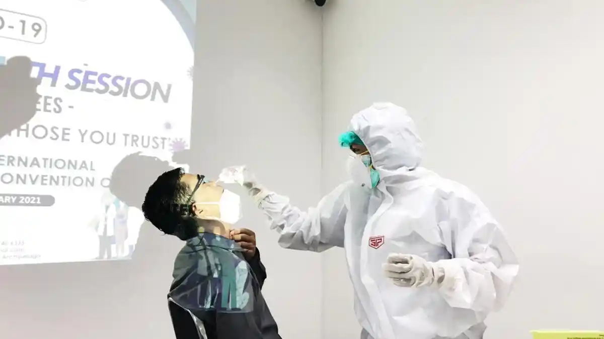 Karyawan Aston Kupang Hotel Lakukan Rapid Tes Antigen, Hasilnya Negatif