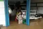 Banjir Lumpuhkan Jalan Jatinegara