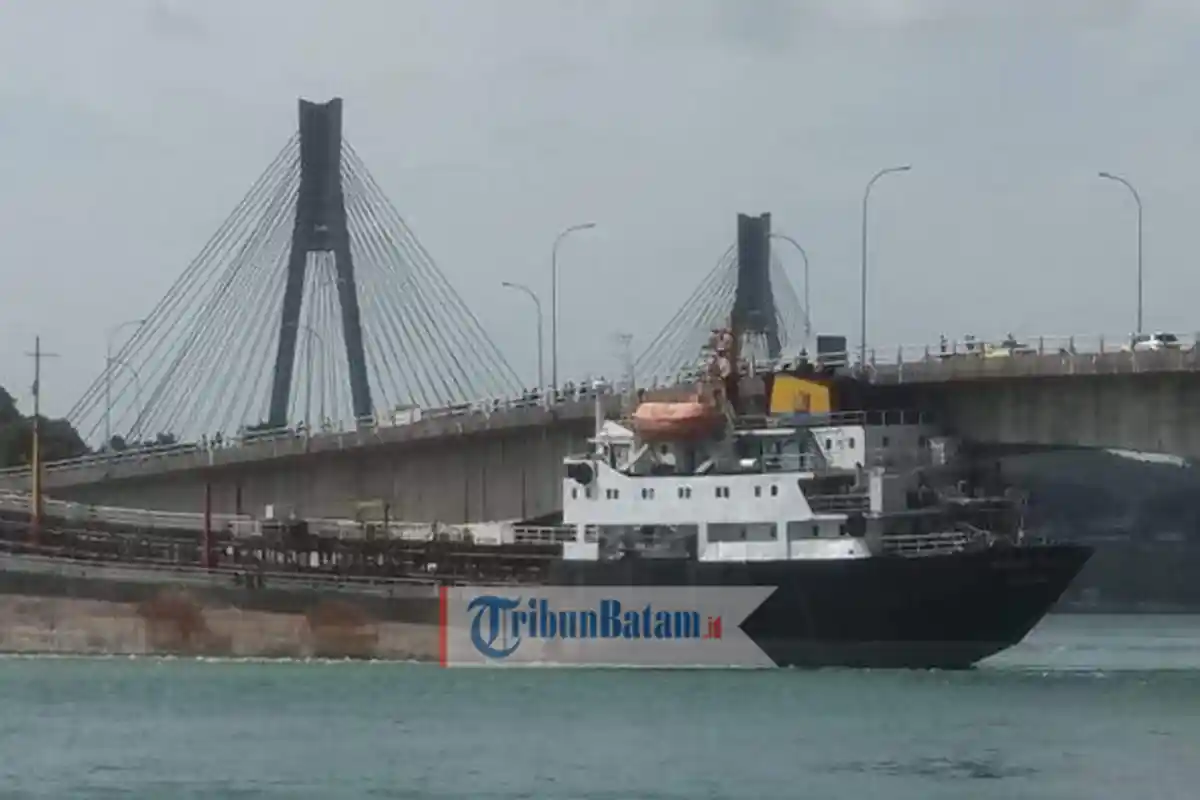 UPDATE Kapal Tanker Eastern Glory Tabrak Jembatan Barelang, BP Batam Turunkan Tim Periksa Jembatan