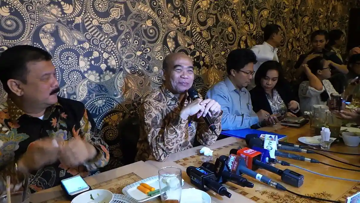 Lebih Baik Mendikbud Larang Siswa Bawa Kendaraan