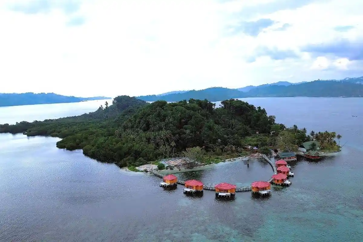 Januari-September 2025, 1.573 Wisatawan Berwisata di Halmahera Selatan