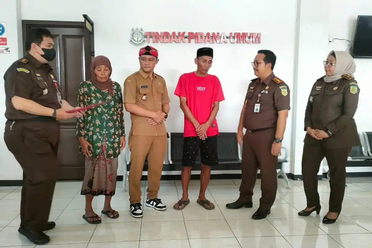 Kejari Probolinggo Bebaskan Tersangka Pengancaman Lewat Restorative Justice
