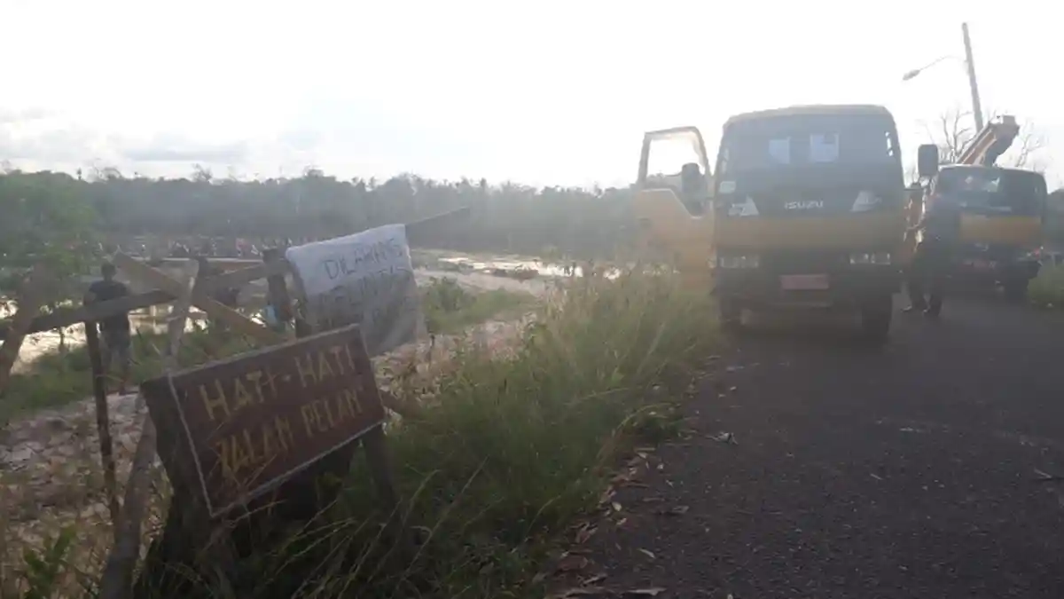 Minibus Nyemplung ke Sungai dekat Bendungan Pice Ternyata Bawa Keluarga dari Jakarta