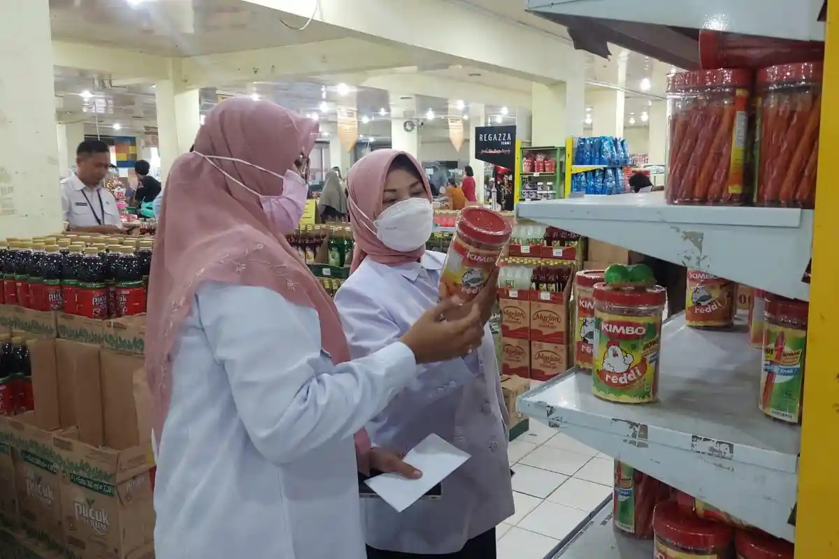 Sidak Mamin Jelang Lebaran. Pemkot Probolinggo Temukan Makanan Kedaluarsa