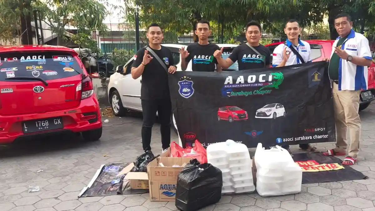 Ngabuburit Berkah, AAOCI Bagi-Bagi Sembako & Takjil Gratis Serempak di Indonesia