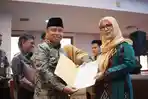 Puluhan Kepala Sekolah Depok Terima SK, Tanda Tangan Tolak Gratifikasi