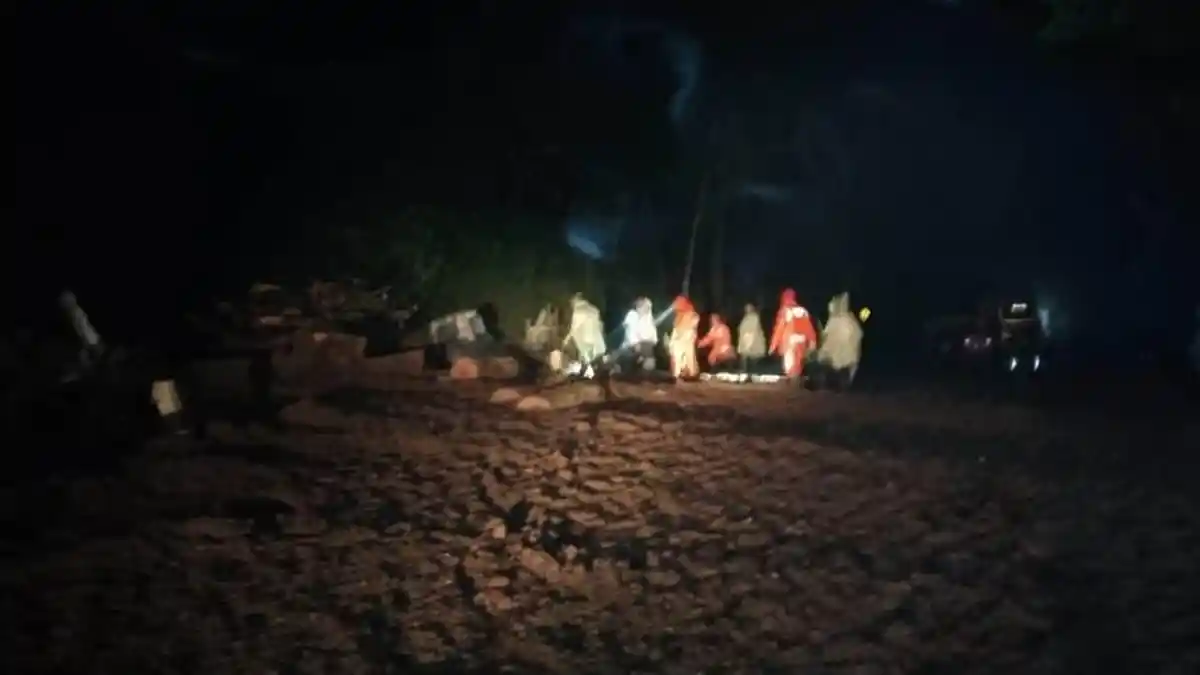 BREAKING NEWS: Jalur Semarang - Magelang Kembali Lumpuh, Longsor Lagi di Pringsurat Temanggung