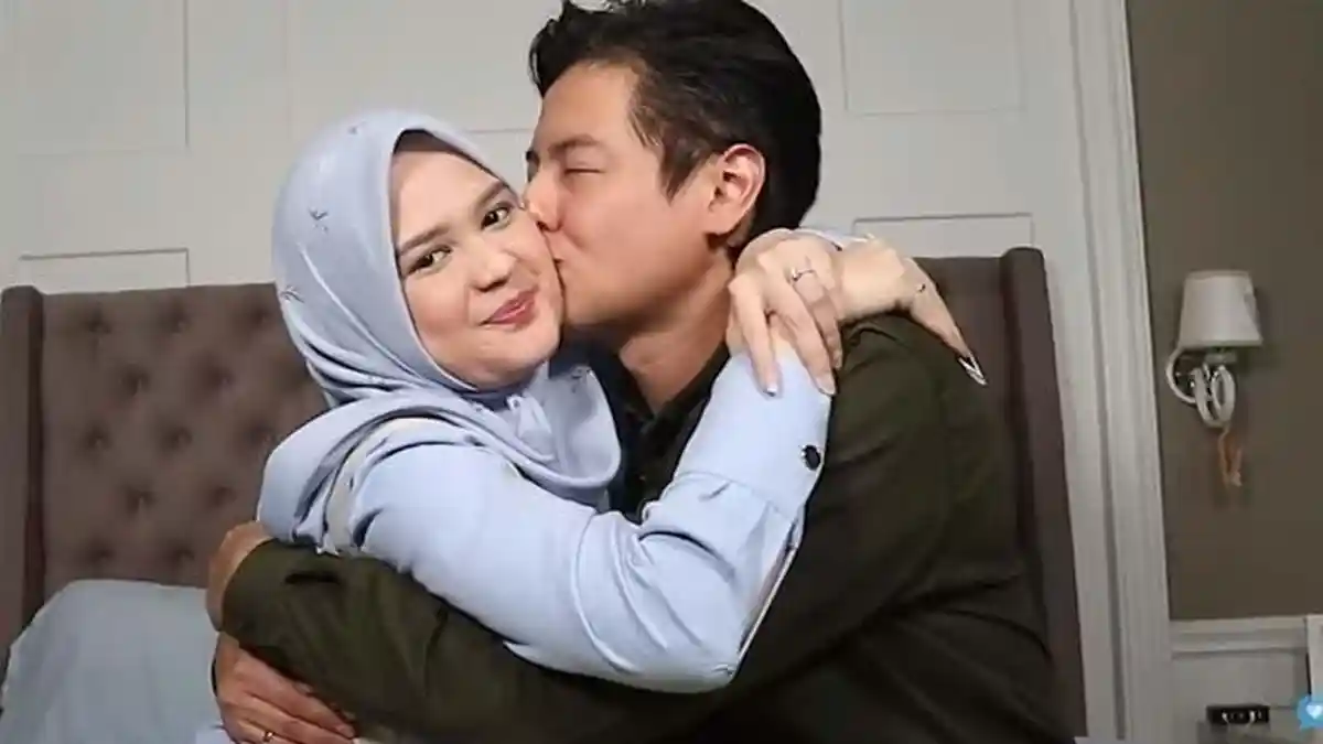 POTRET Menggemaskan Putra Kecil Cut Meyriska, Shaquille Danuarta saat Dipeluk, Ini Doa Sang Bunda