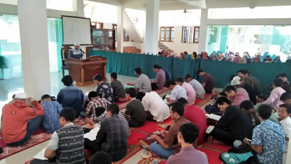 Pengajian Bulanan, Pemuda LDII Diingatkan Waspadai Efek Negatif Media Sosial