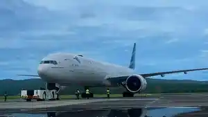 Garuda-Indonesia-yang-mengangkut-jamaah-haji-kloter-9-2026.jpg