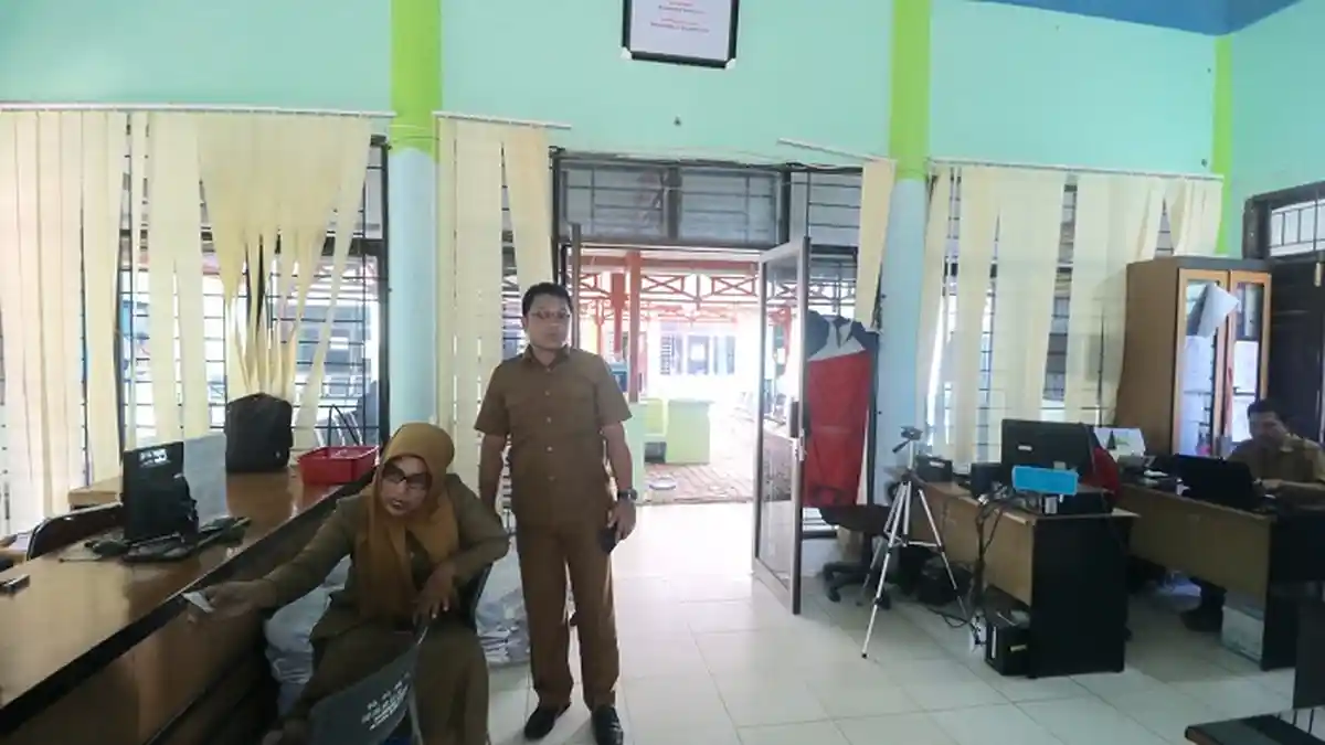Sudah Satu Pekan, Pelayanan di Disdukcapil Lhokseumawe Masih Lumpuh Total