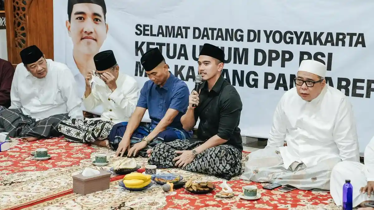 Safari Ramadan ke Bantul, Kaesang Minta Wejangan dari KH. Yasin Nawawi